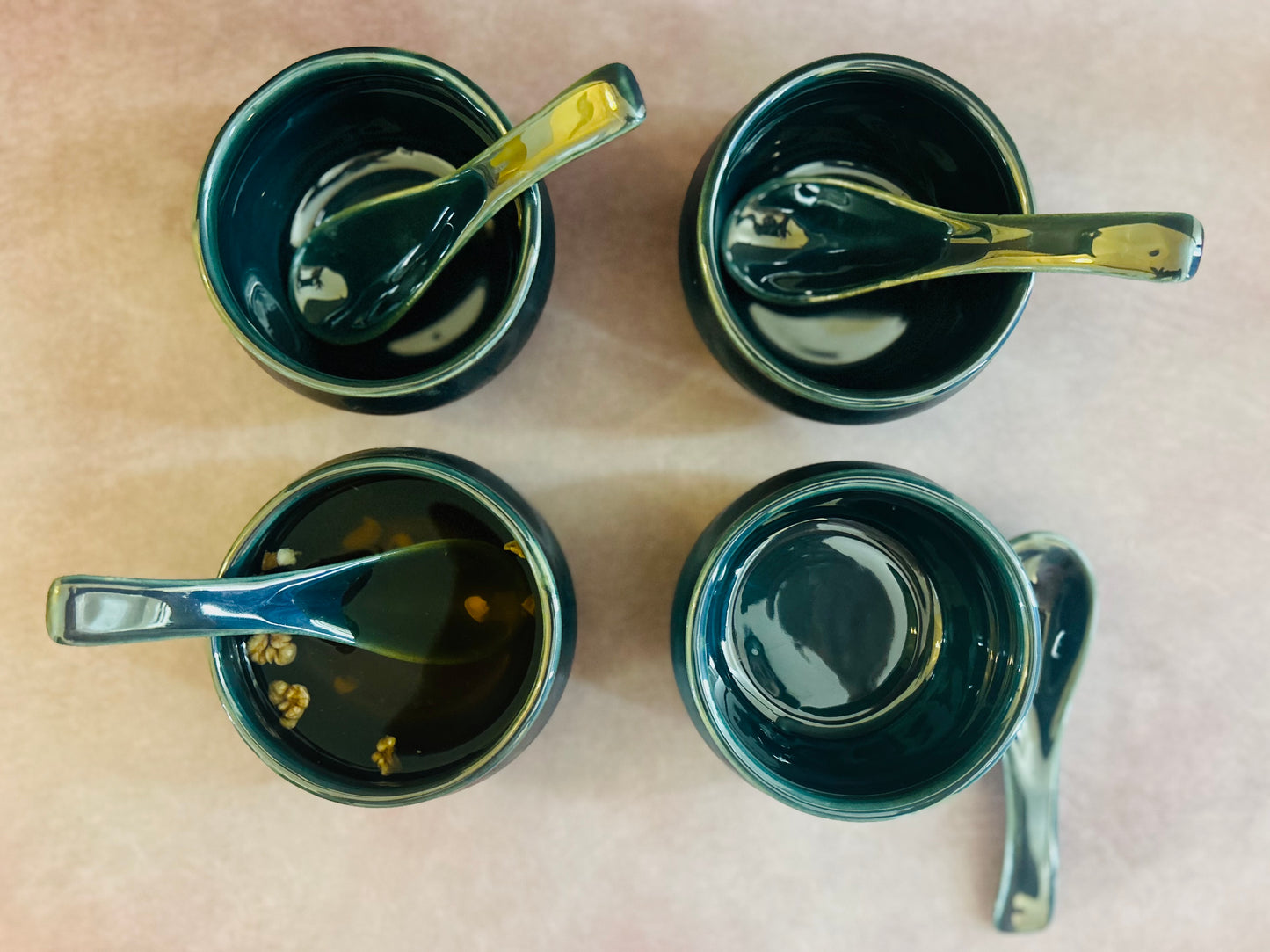 Glazy Green soup bowls with spoons (set of 4)