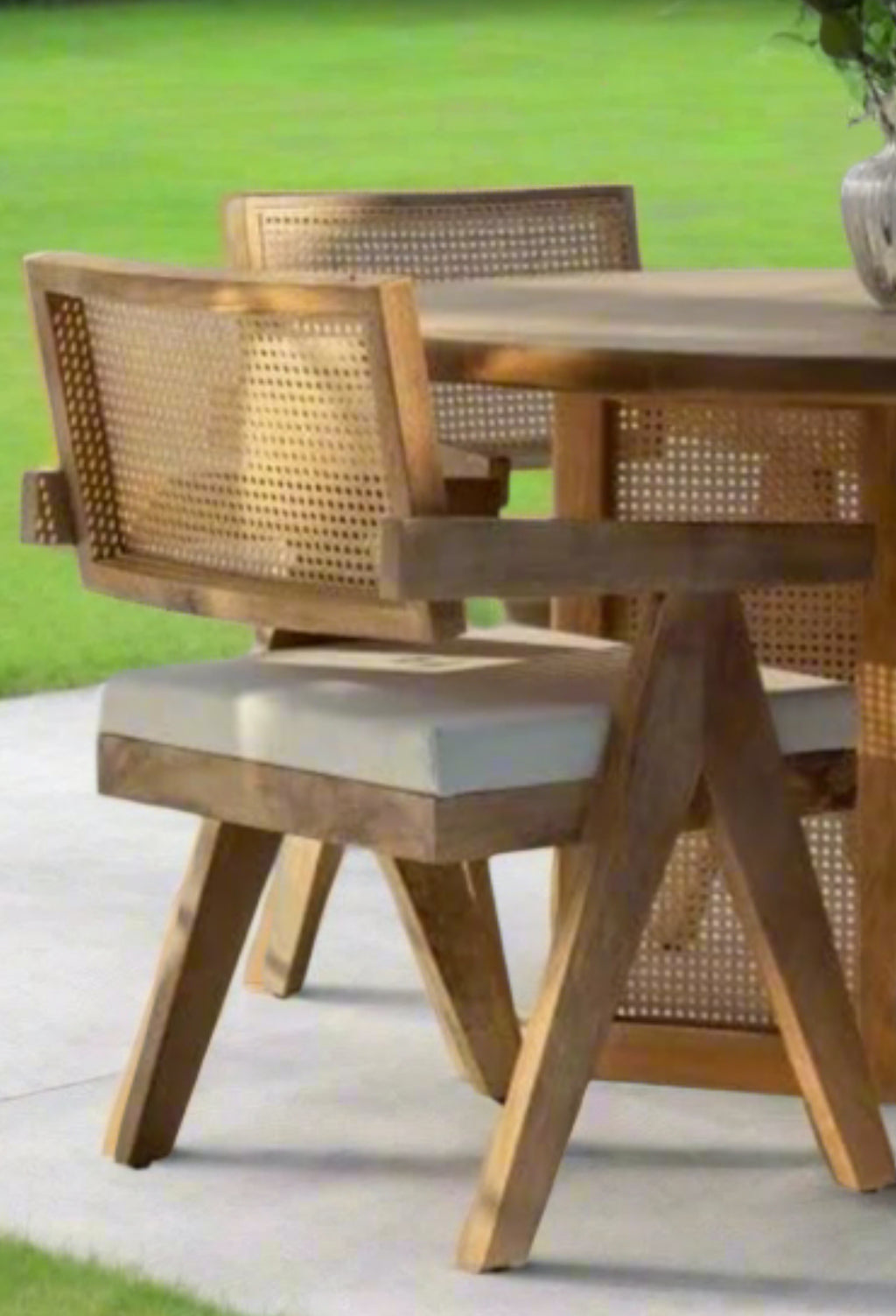 Qutub Dining Table