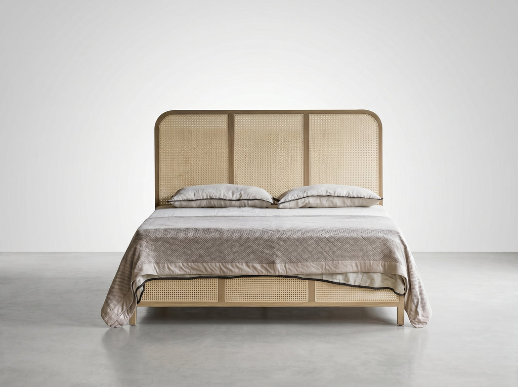 Middle age Bed