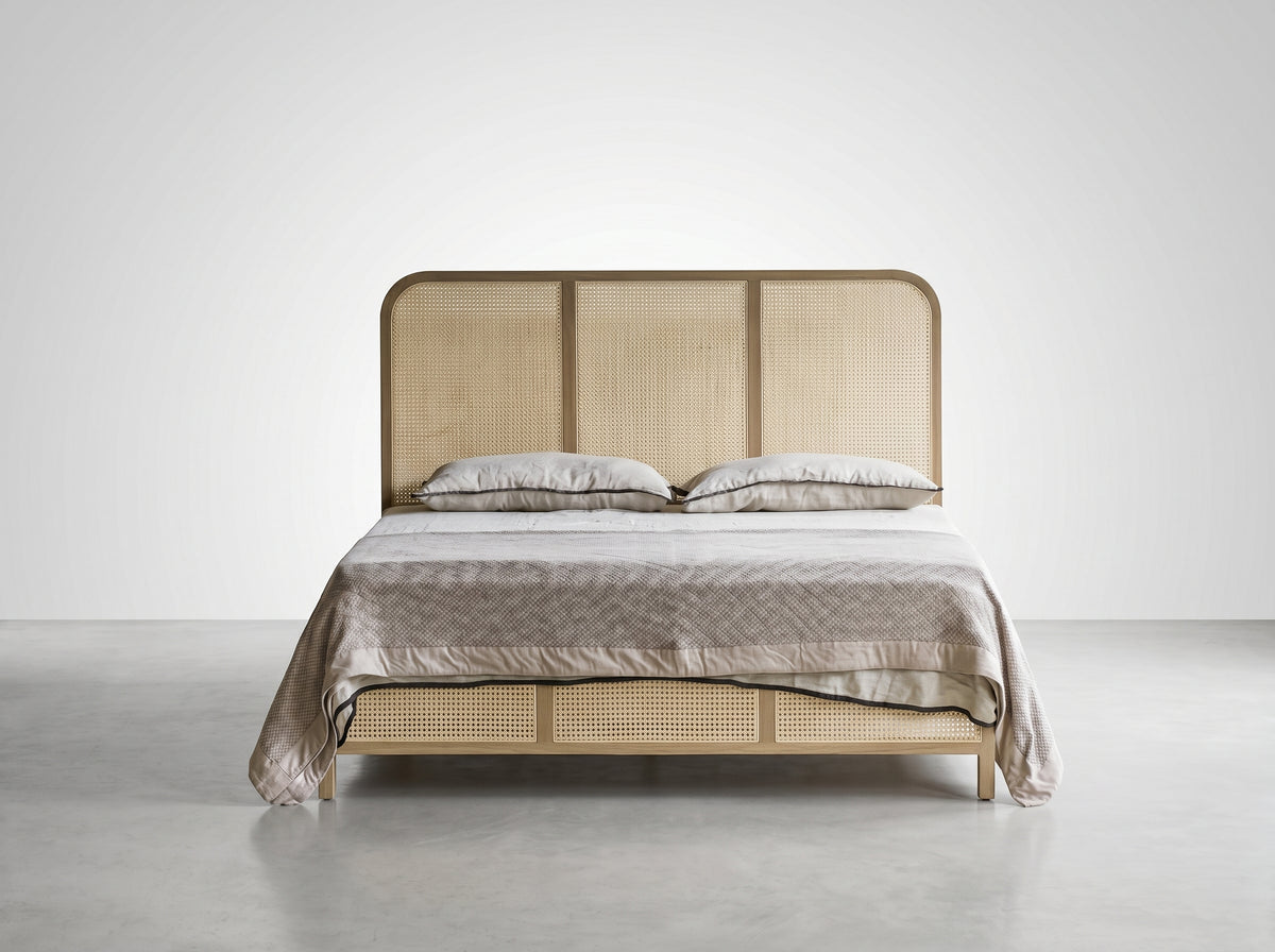 Middle age Bed