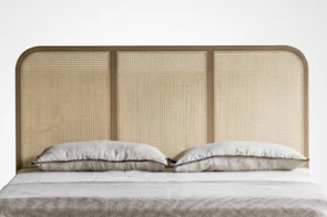 Middle age Bed