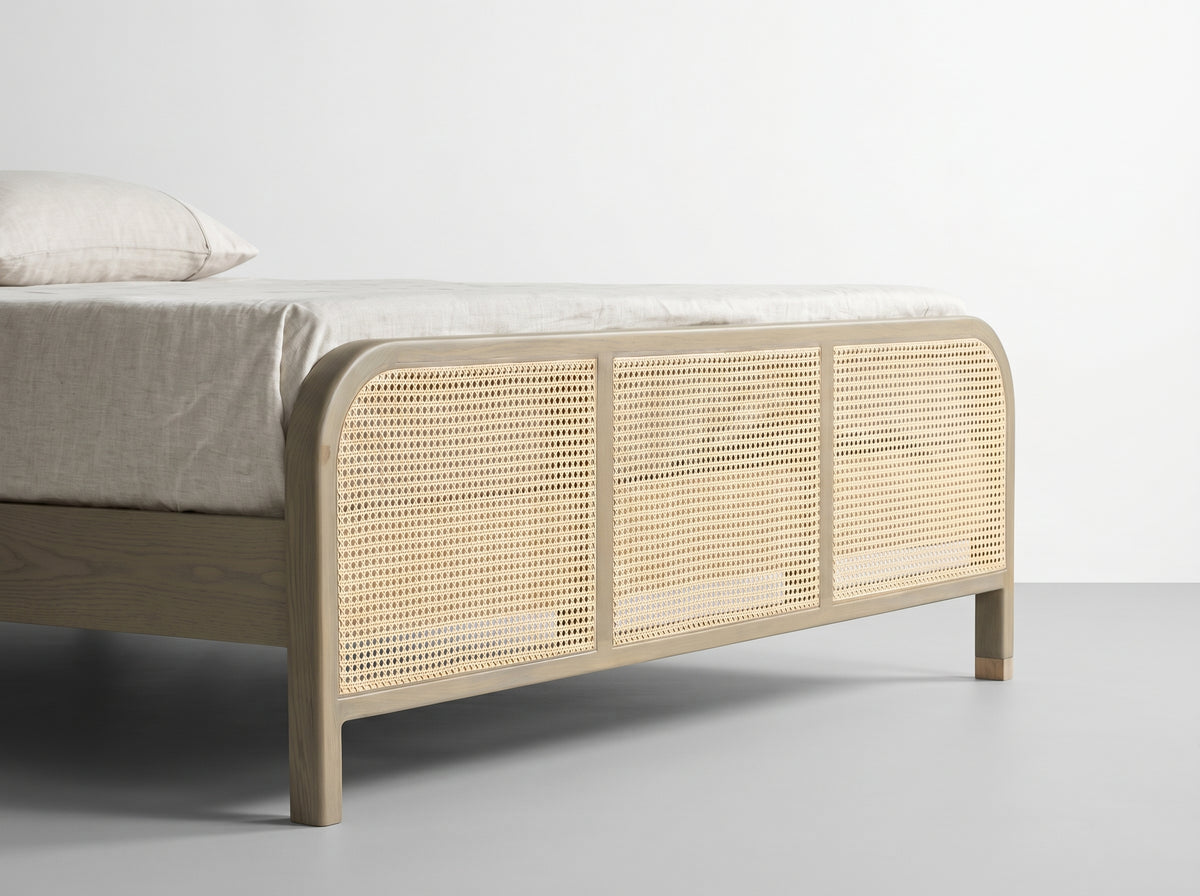 Middle age Bed