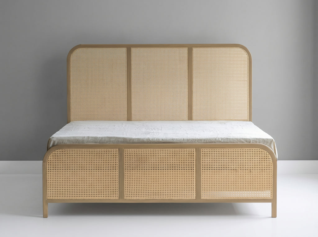 Middle age Bed